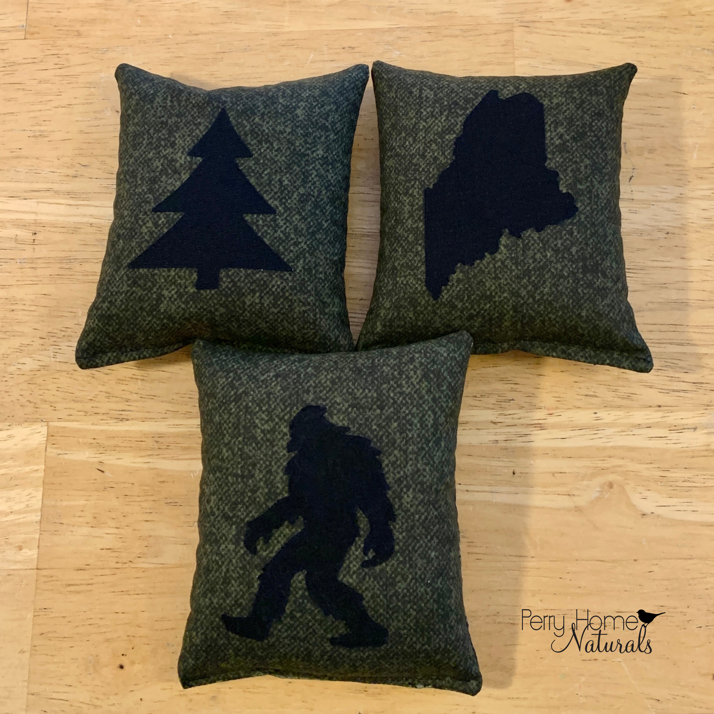 Maine Balsam Fir Pillow with Woodland Scene and Applique