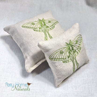 Luna Moth in Light Green Embroidered Linen Sachet Set — Lavender