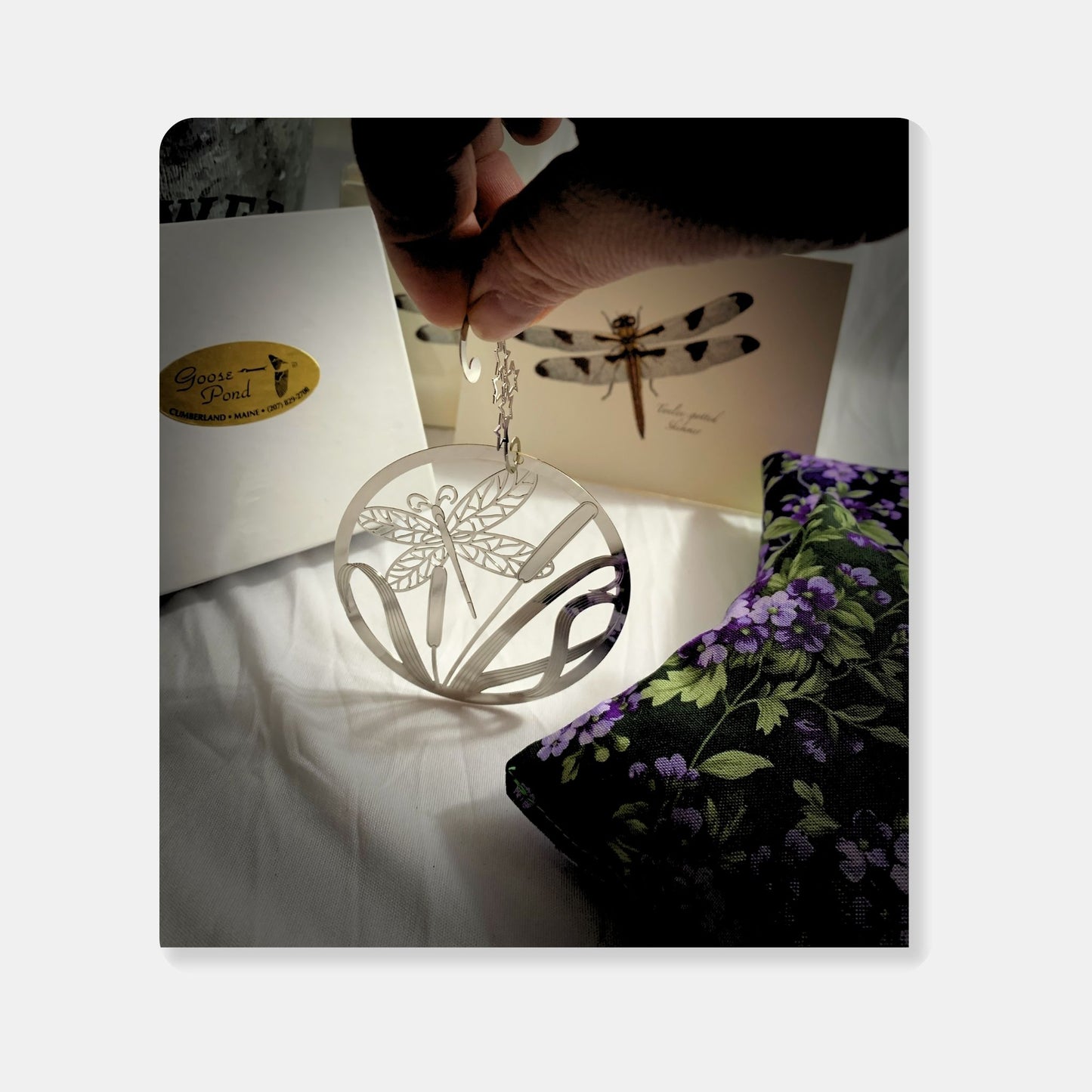 Medium Gift Box – Dragonfly Ornament, Notecards & 2 Lavender Sachets