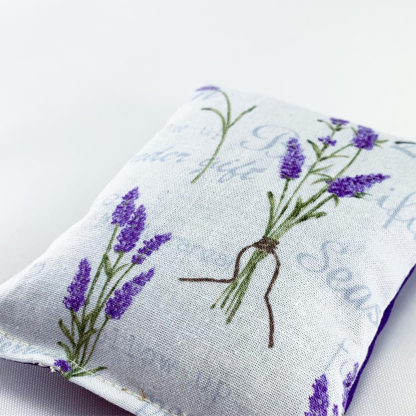 Organic Lavender Sachet with Lavender Flower Garden Design